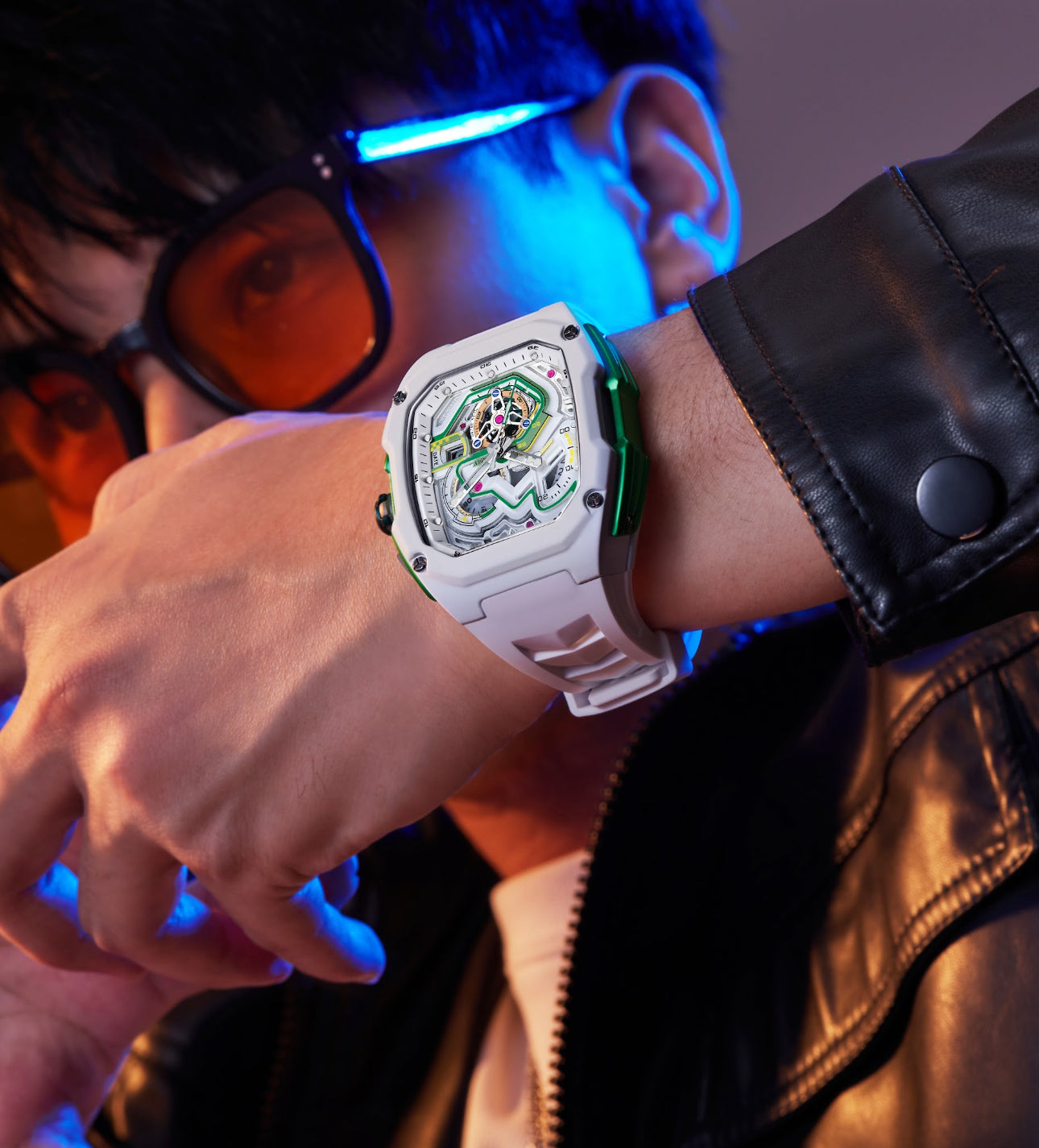 TRACK WATCH